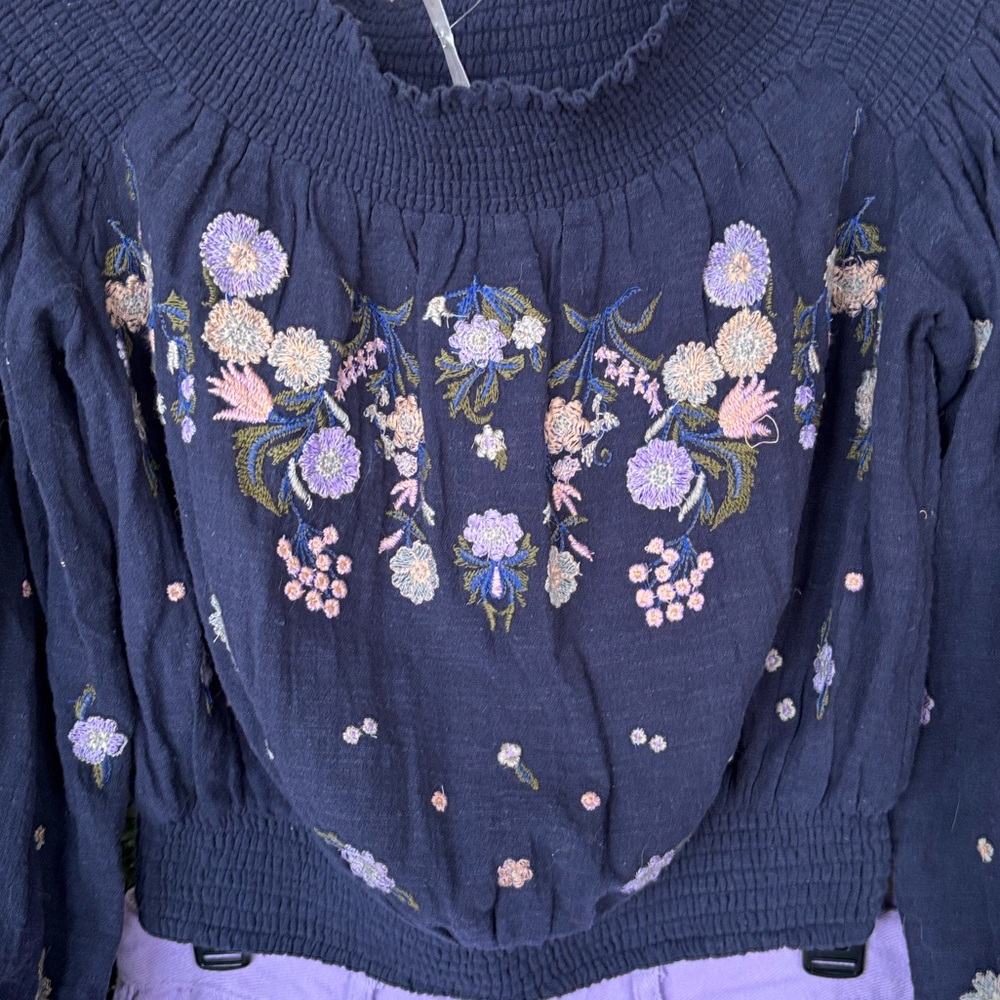 Brand New Free People Navy Floral Embroidered Off Shoulder Top & Lavender Jeans - Picture 6 of 16